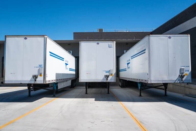 5 Reasons You Should Invest in a Useful Closed Trailer